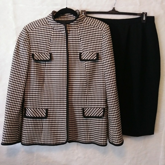 Tahari Dresses & Skirts - Tahari Skirt Set (Jacket & Skirt)
